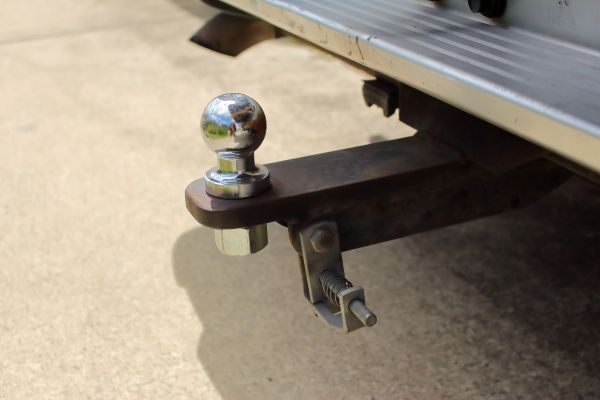 Close up of a trailer hitch